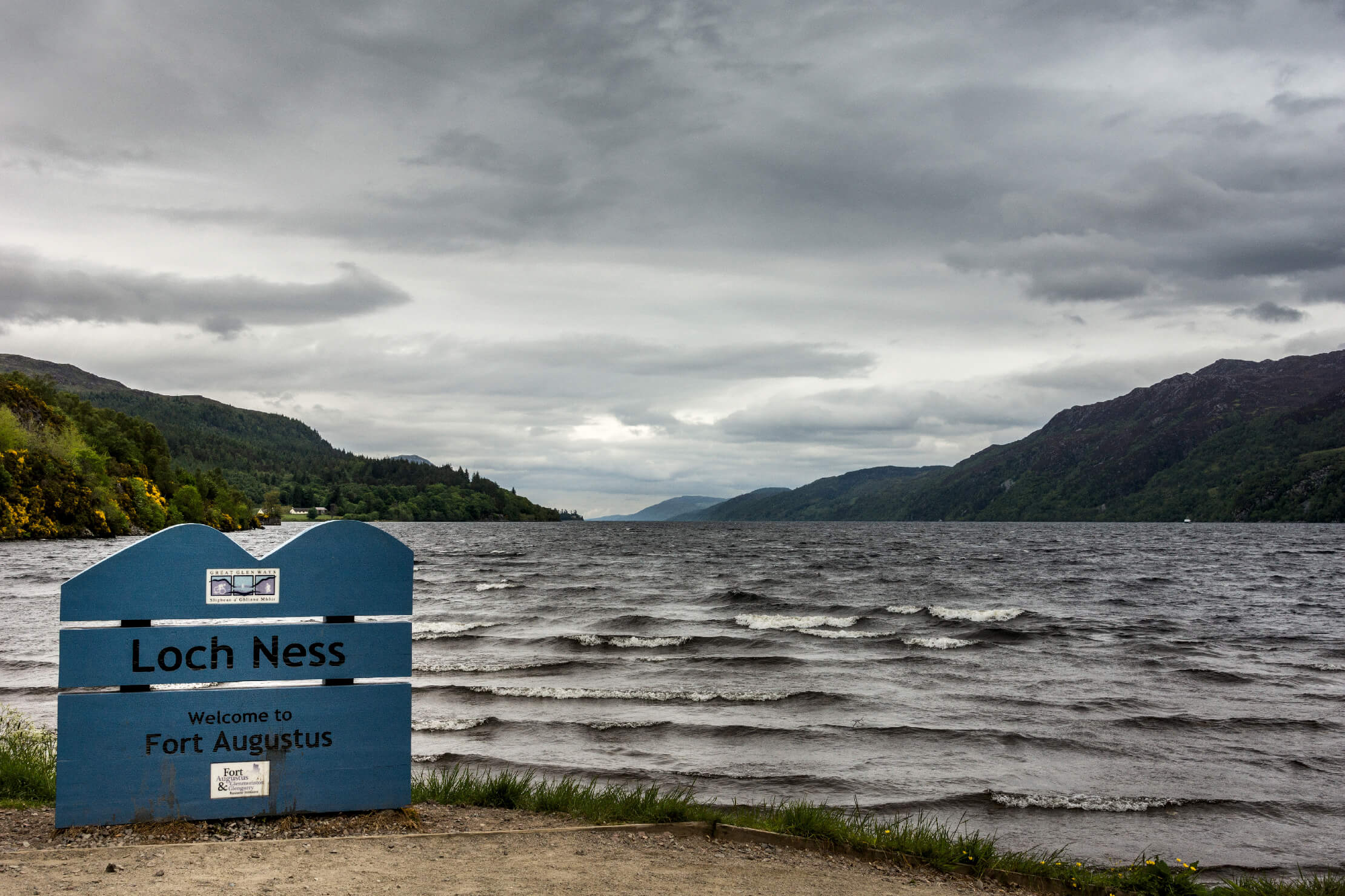 Cartel del Lago Ness