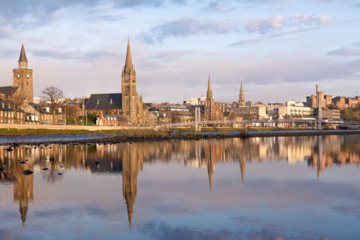 Inverness y río Ness