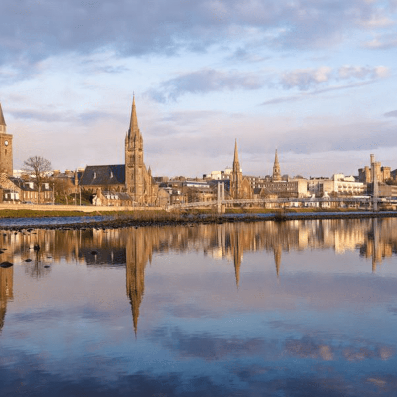 Inverness y río Ness