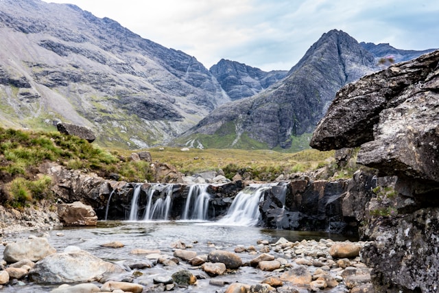 Las Fairy Pools_ Un tesoro natural en el corazón de la isla de Skye Las Fairy Pools_ Un tesoro natural en el corazón de la isla de Skye